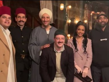 المخرج حسام علي مع صناع مسلسل النص.