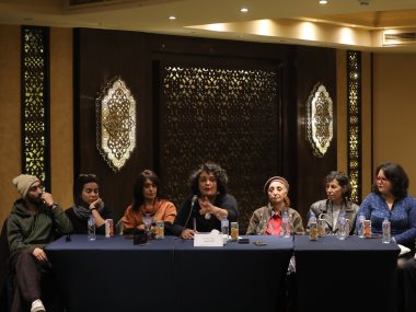 صناع العرض المسرحى الهاربات