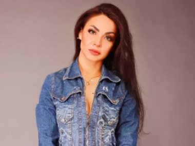 دوللى شاهين