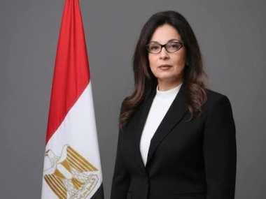 جيهان زكي وزيرة الثقافة المصرية