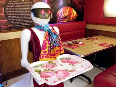 روبوت مطعم سبيس