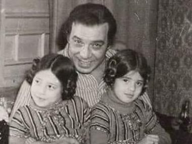 الفنانة رانيا فريد شوقى وأختها فى طفولتهما    