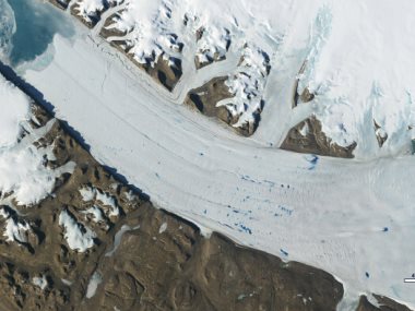 البحيرات الجليدية فى جرينلاند