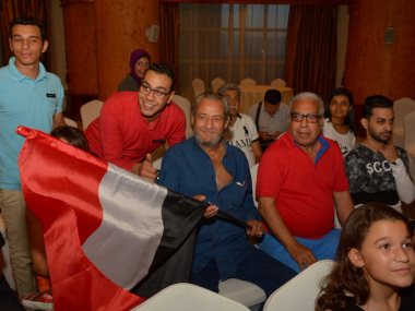 نجوم الفن يشاهدون مباراة مصر والكونغو