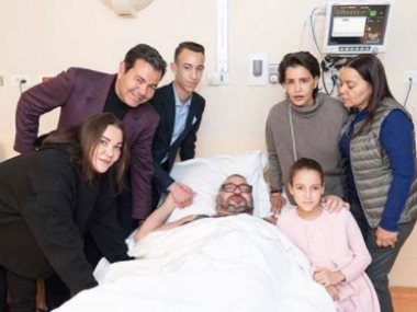 ملك المغرب بعد إجراء عملية جراحية 