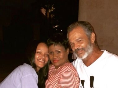 ريهانا وعائلتها