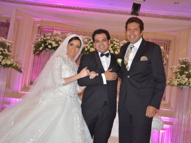 هانى رمزى مع العروسين محمود و رنا