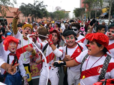 احتفالات بيرو بيوم المهرج