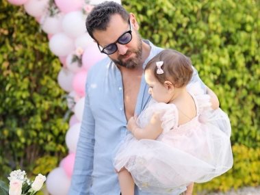 عمرو يوسف يحتفل بعيد ميلاد ابنته حياة