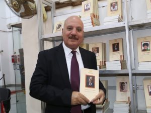 الدكتور مدحت الكاشف