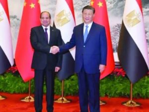 الؤئيس المصري عبد الفتاح السيسي ونظيره الصيني شي جين بينج