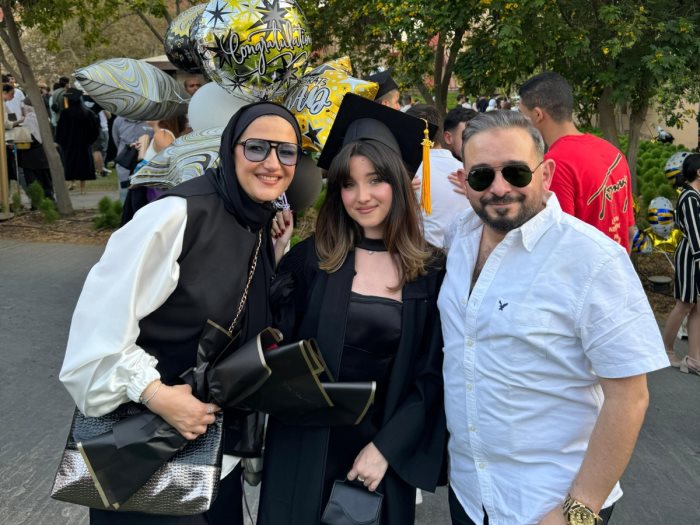 الموزع احمد عادل يحتفل بتخرج ابنته