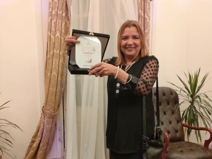 أكاديمية الفنون تحصد درع التميز