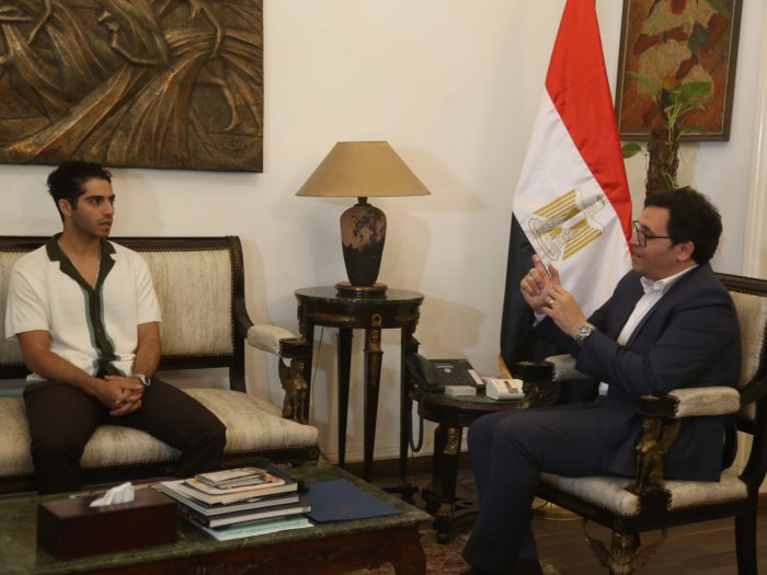 وزير الثقافة يكرم النجم العالمي مينا مسعود 