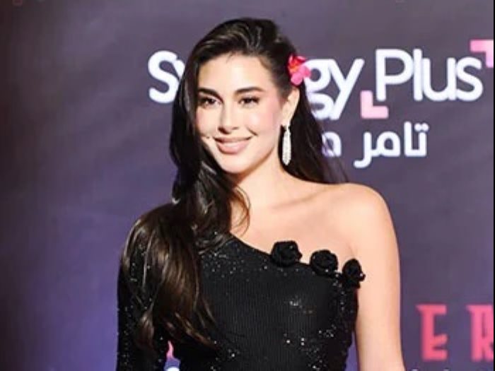 الفنانة ياسمين صبرى