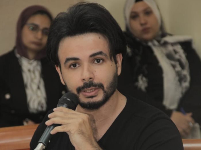 الدكتور احمد مجدى