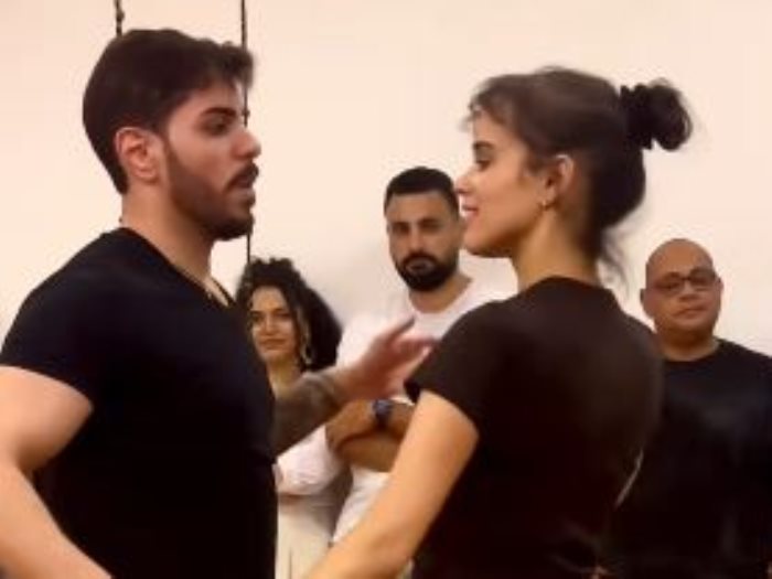 نور عمرو دياب مع مدرب الرقص