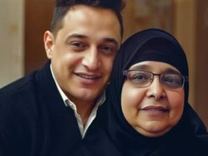 رضا البحراوي ينفي شائعة وفاة ووالدته