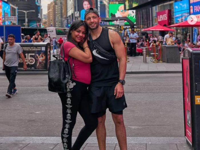 اسماء ابو اليزيد وزوجها