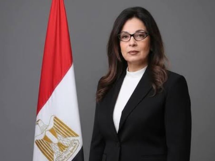 جيهان زكي وزيرة الثقافة المصرية