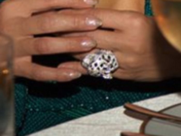 الخاتم الماسي الخاص بجنيفر لوبيز
