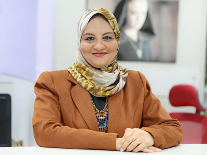 الكاتبة الصحفية زينب عبداللاه