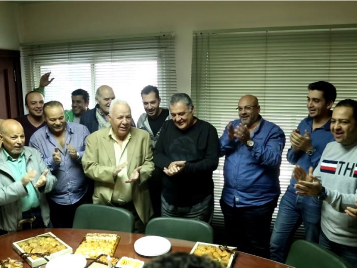 أسرة شركة "مزيكا" تحتفل بعيد ميلاد محسن جابر