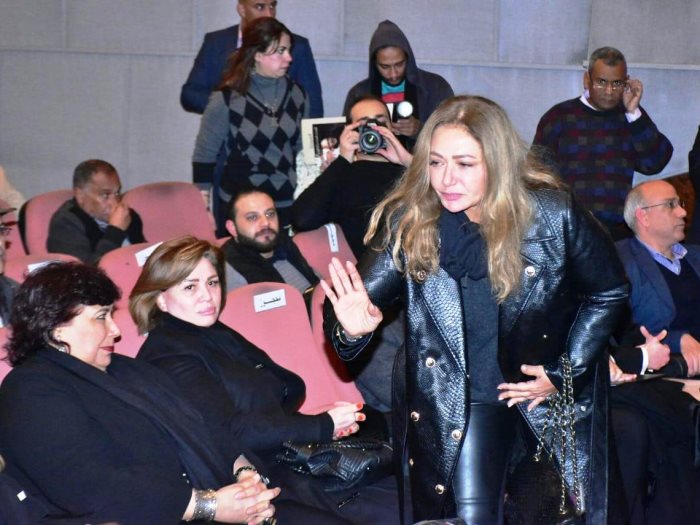 وزيرة الثقافة وليلى علوى وإلهام شاهين فى حفل تأبين المخرج سمير سيف