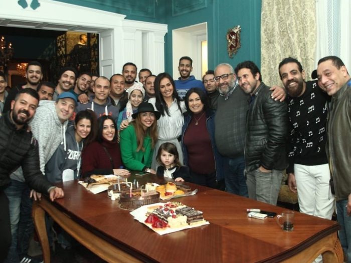 فريق عمل مسلسل "دهب عيرة" يحتفل بعيد ميلاد حلا شيحة