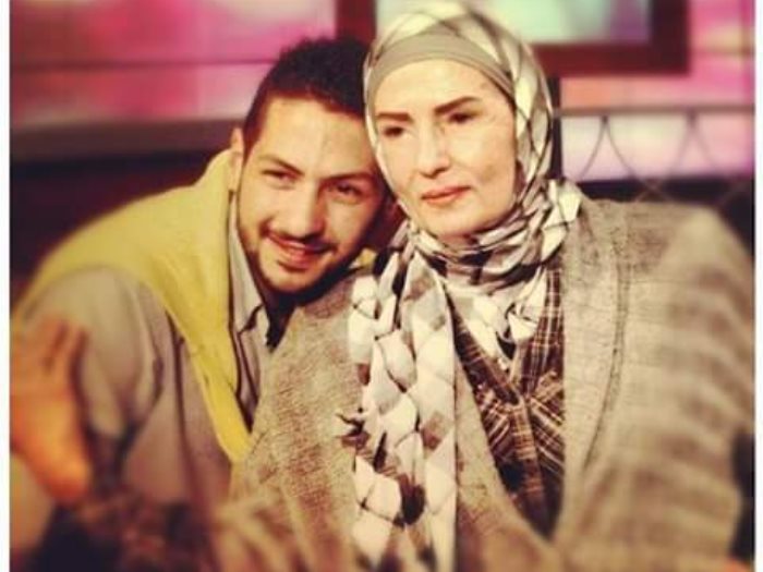 عمرو سمير ووالدته ماجدة عاصم