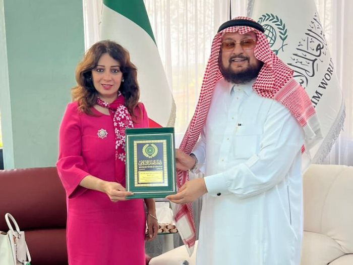 دكتور عبد العزيز سرحان يكرم رانيا يحيى بروما