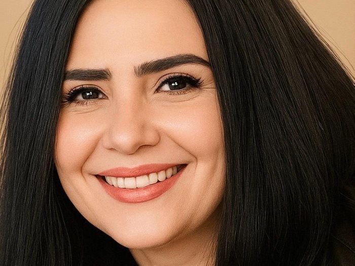 الناقدة شيماء سعيد 