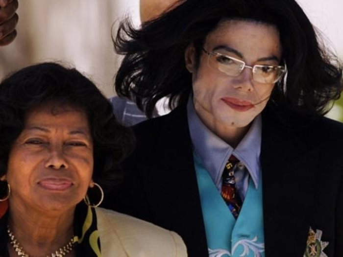 مايكل جاكسون ووالدته
