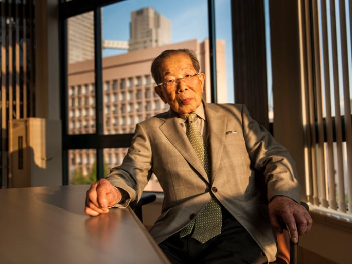 طبيب يابانى يعيش 105 عاما من الصحة والسعادة