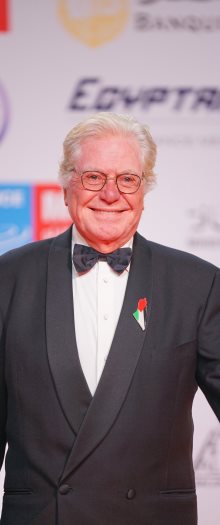 حسين فهمي رئيس مهرجان القاهرة السينمائي 