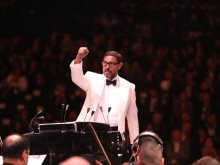 هاني فرحات يتألق في حفل كامل العدد بالأهرامات