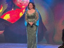 إلهام شاهين تبكي في افتتاح مهرجان شرم الشيخ الدولي للمسرح الشبابي