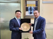 جانب من لقاء وفدًا رفيع المستوى بجمهورية الصين الشعبية